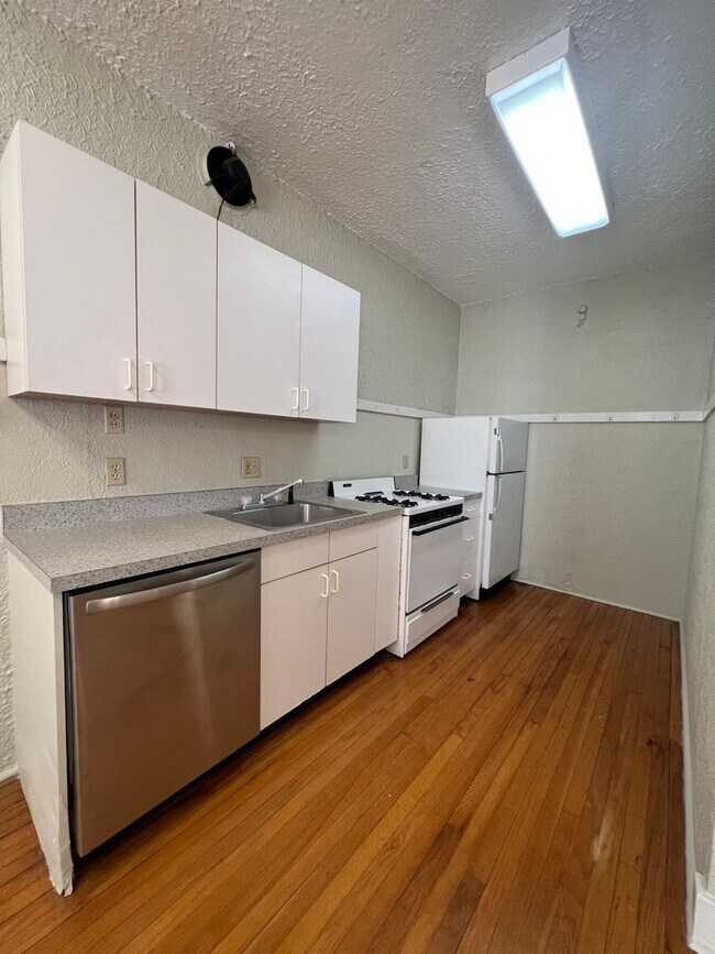 Building Photo - 1301 Napoleon Ave