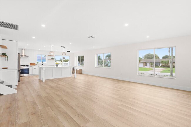 Building Photo - 3905 Flag Dr