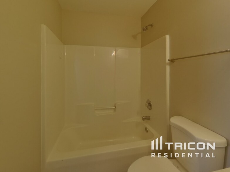 Building Photo - 2416 Deberry Ct