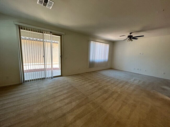 Building Photo - 4046 E Ranch Rd