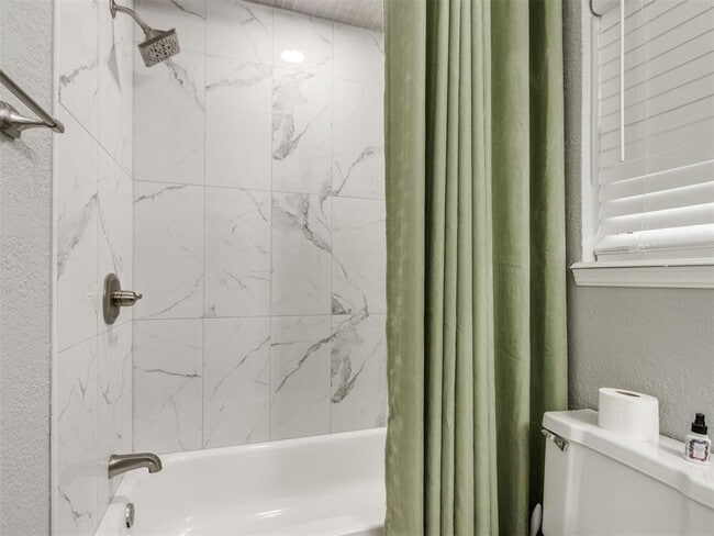 Building Photo - 4124 Overland Dr