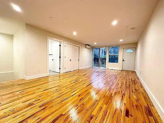 Building Photo - 3 bedroom in Bronx NY 10468