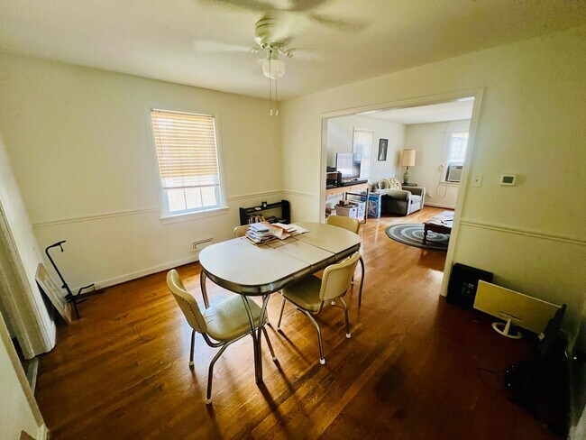 Building Photo - 5303 W Franklin St