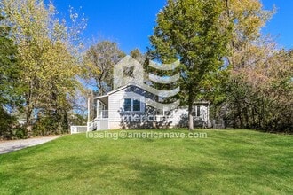 Building Photo - 111 Scott Ave