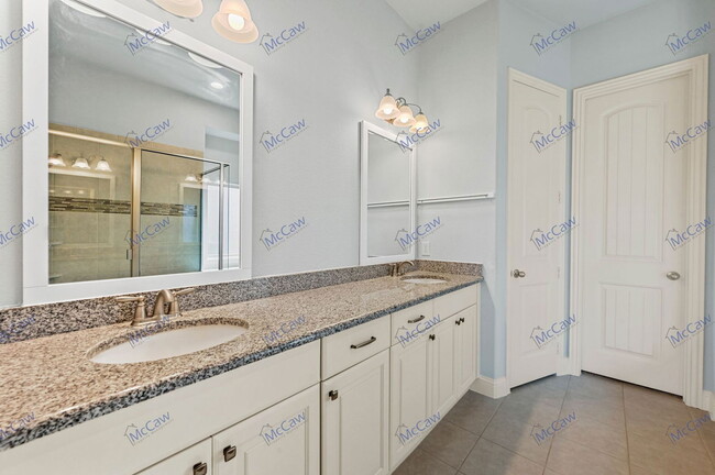 Building Photo - 5595 Lightfoot Ln
