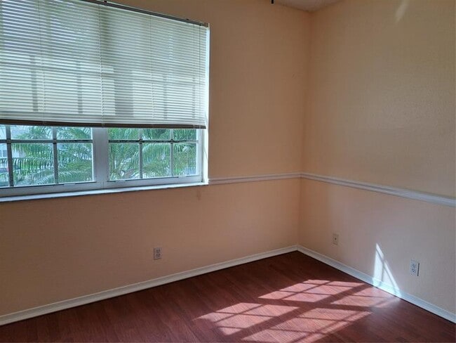 Building Photo - 8123 San Carlos Cir