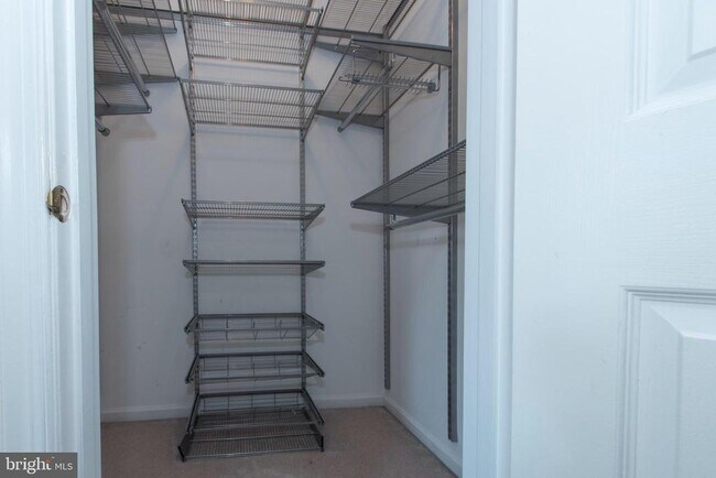 Building Photo - 48 Pontiac Way