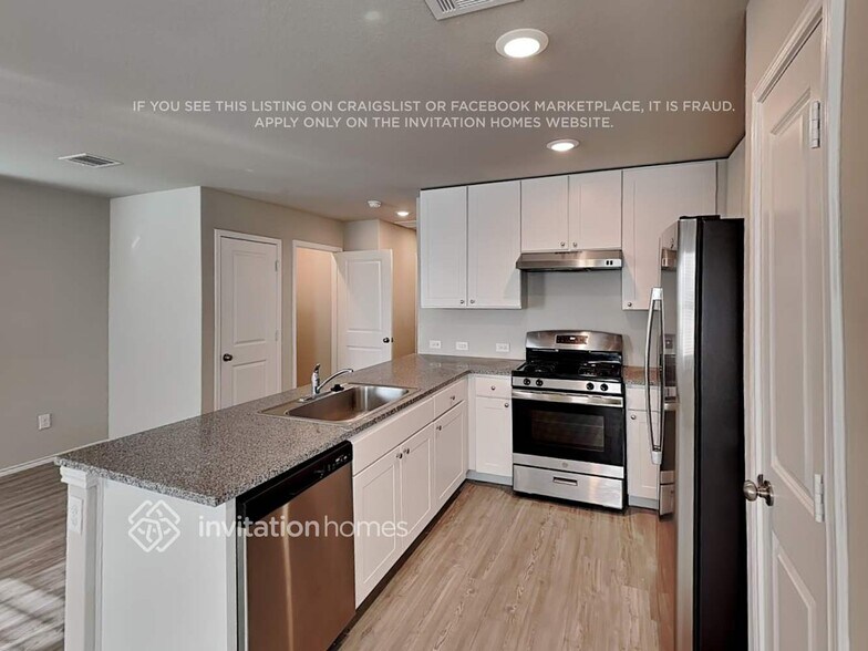 Building Photo - 8248 Piedra Medina