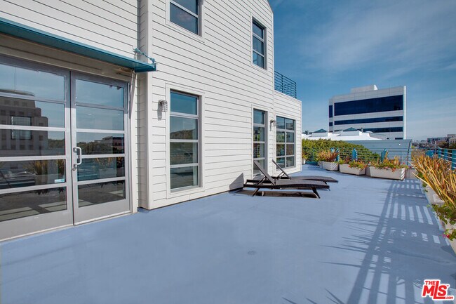 Building Photo - 1358 4th St