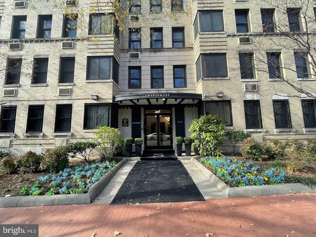 Building Photo - 1010 25th St NW