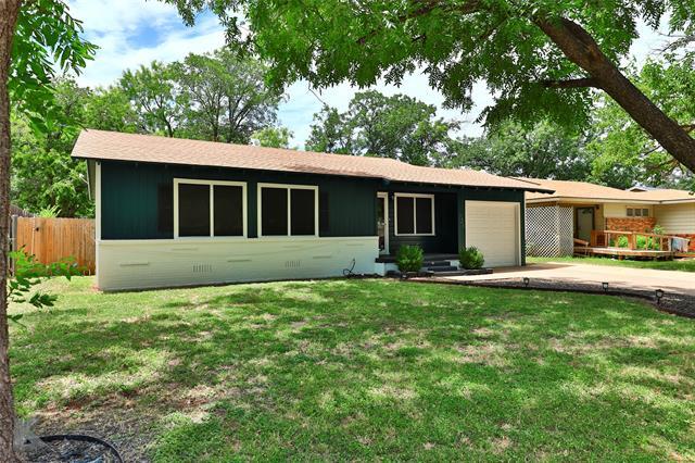 Building Photo - 726 Woodlawn Dr