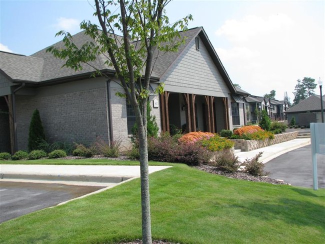 Building Photo - The Overlook on Riverhaven