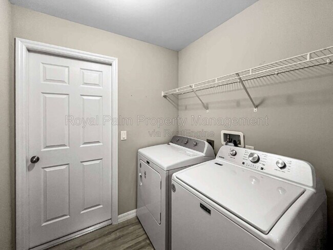 Building Photo - 580 Genoa Ave S