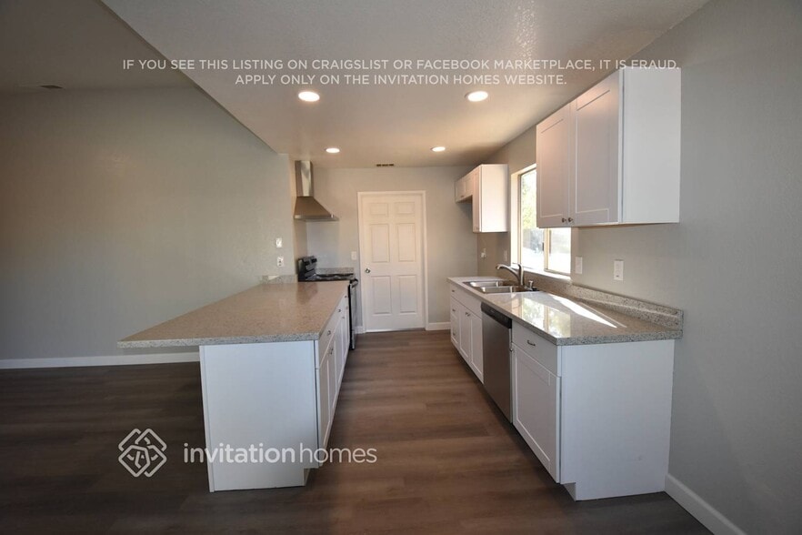 Building Photo - 1247 Crescendo Dr