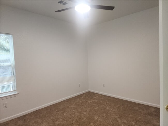 Building Photo - 6719 Roanoke St