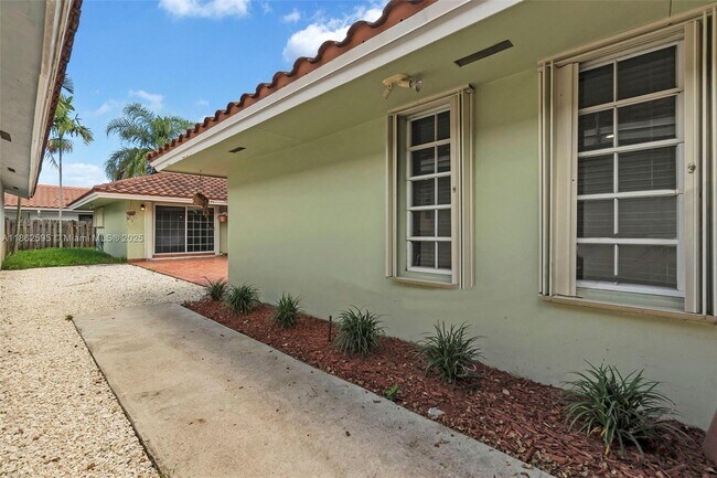 Building Photo - 7461 SW 115th Ct