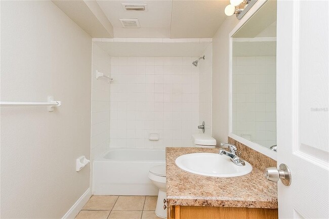 Building Photo - 1405 N Lake Shipp Dr