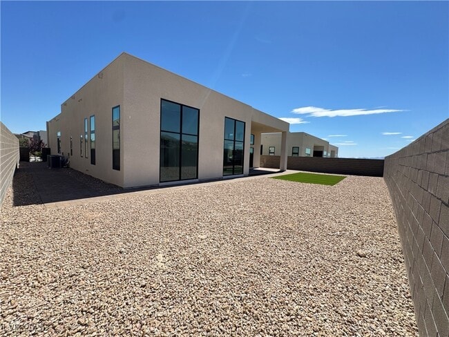 Building Photo - 10739 Agate Clfs Ave
