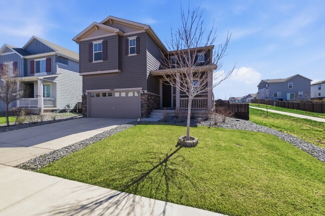 Building Photo - Beautiful Corner Lot, 3 Bedroom, 2.5 Bath with privacy fences and huge backyard!