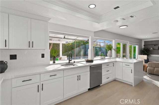 Building Photo - 9882 Kings Canyon Dr