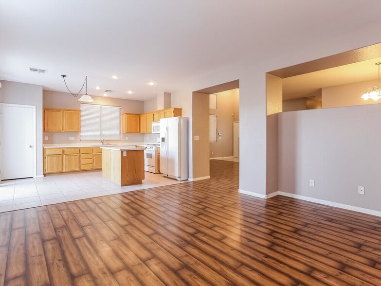 Building Photo - 8800 Happy Pines Ave