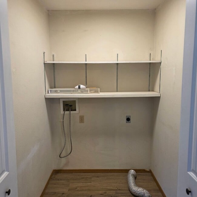 Building Photo - Great 3 bed 1.5 bath house in South Springfield