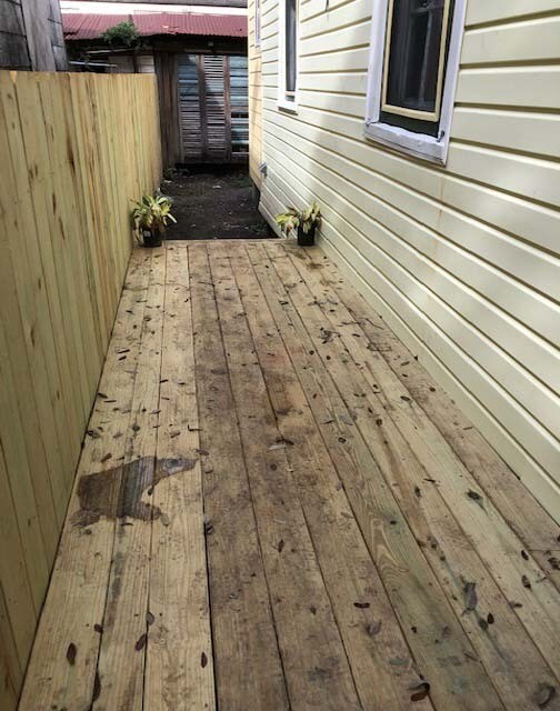 Side Deck - 2021 Jackson Ave
