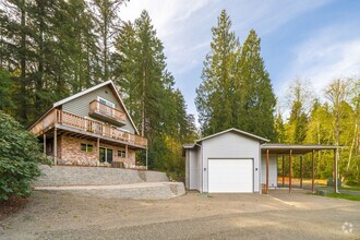 Building Photo - Updated 4 bed 2 1/2 bath Central Kitsap ho...