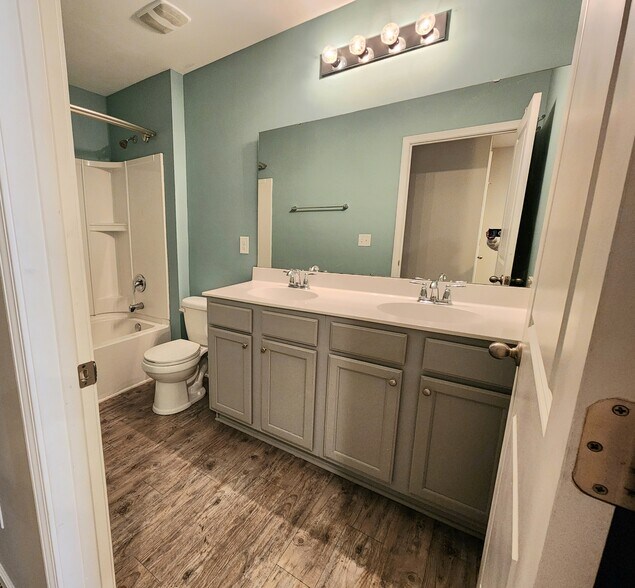 Building Photo - 404 Cypress Knees Ln