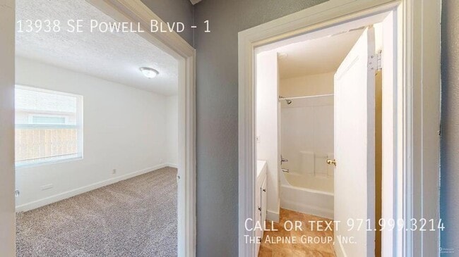 Building Photo - 13938 SE Powell Blvd