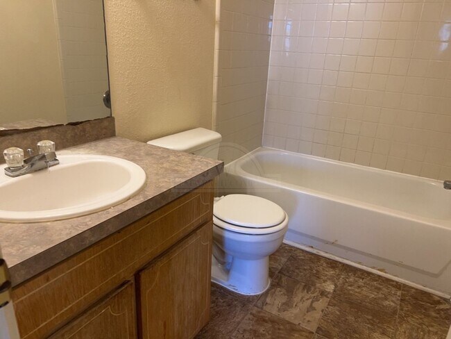 Building Photo - 4204 Gus Dr