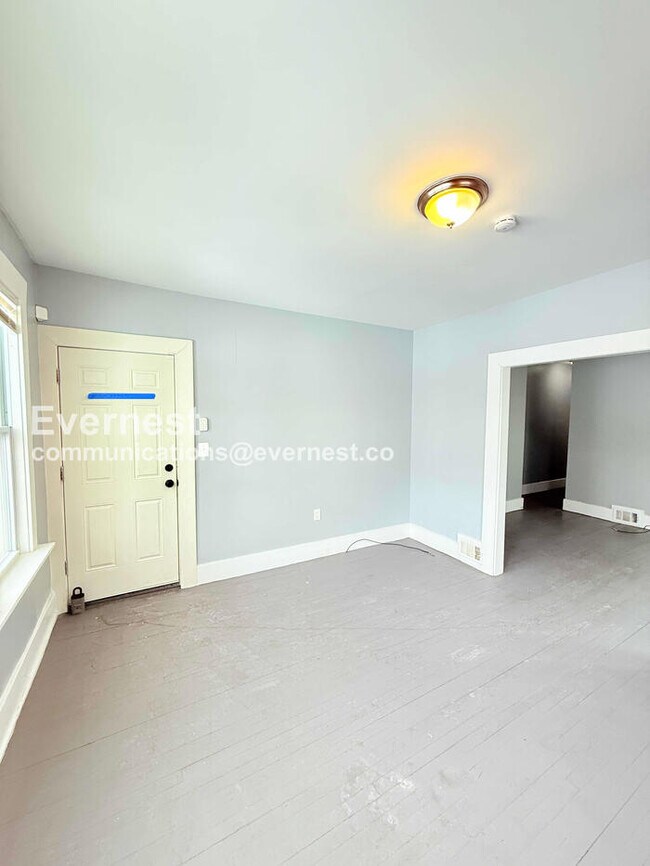 Building Photo - 2541 Monterey St