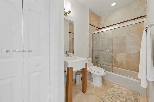 Building Photo - 2454 Provence Ct