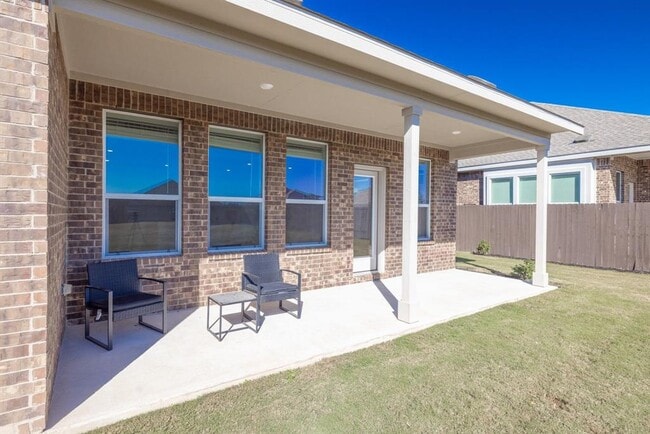 Building Photo - 1648 Tinnen House St