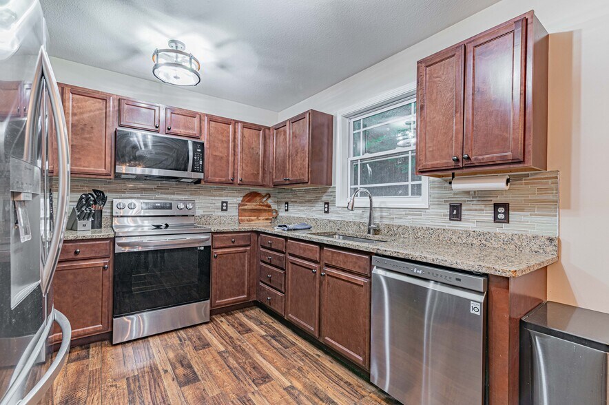 Building Photo - 7809 Elkton Ln