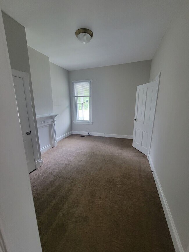 Building Photo - Cute Three Bedroom One and a Half Bath  Duplex in Historic Port Norfolk