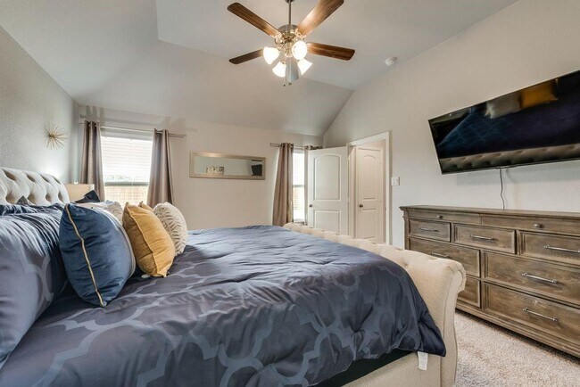 Building Photo - 340 Pecos Dr