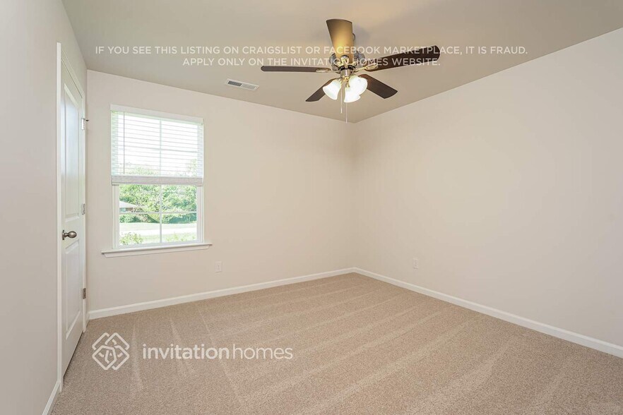 Building Photo - 510 Jack Pine St