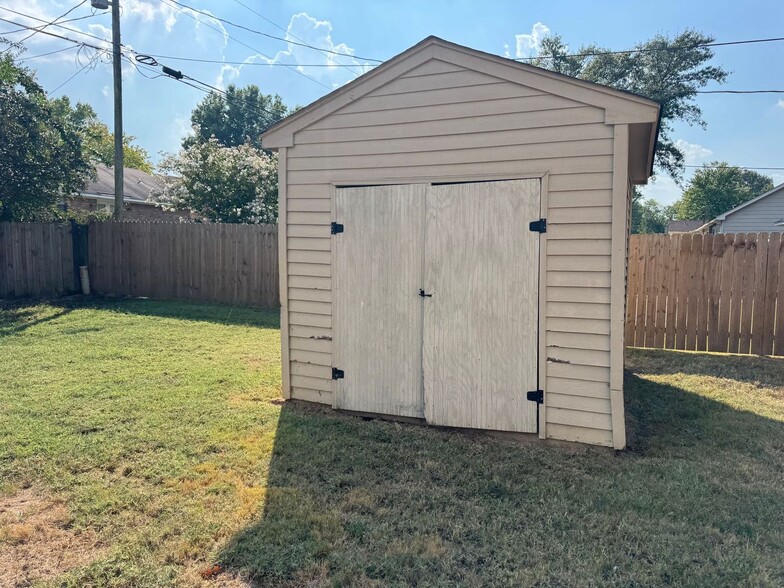 Building Photo - 10101 Stephenson Ln