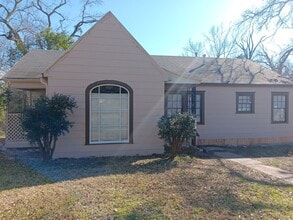 Building Photo - 103 E Robinson Pl