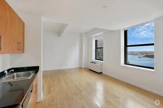 Building Photo - 3 bedroom in NEW YORK NY 10006