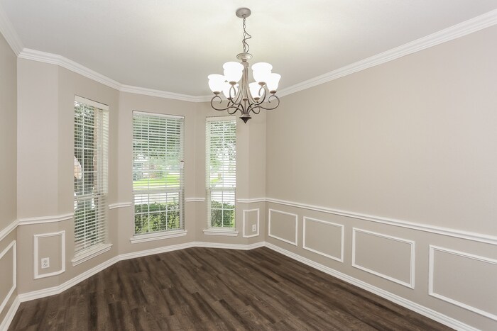 Building Photo - 1813 Manor Ridge Way