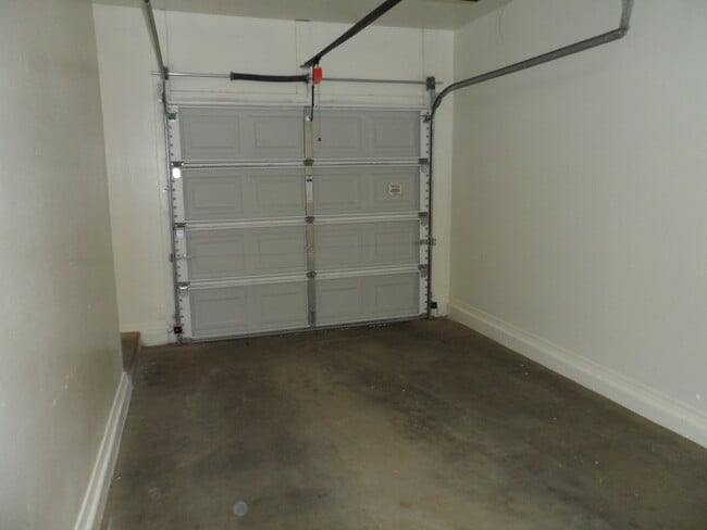 Building Photo - Beautiful 3bd/2ba Home in Gated Community