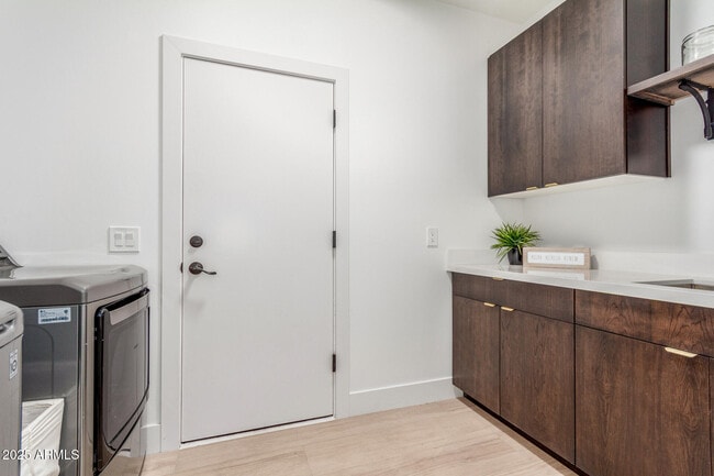 Building Photo - 8156 E Questa Rd