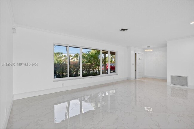 Building Photo - 4060 NE 26th Ave