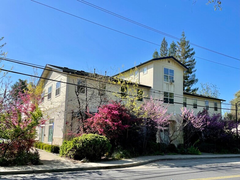 Building Photo - 1881 E 8th St
