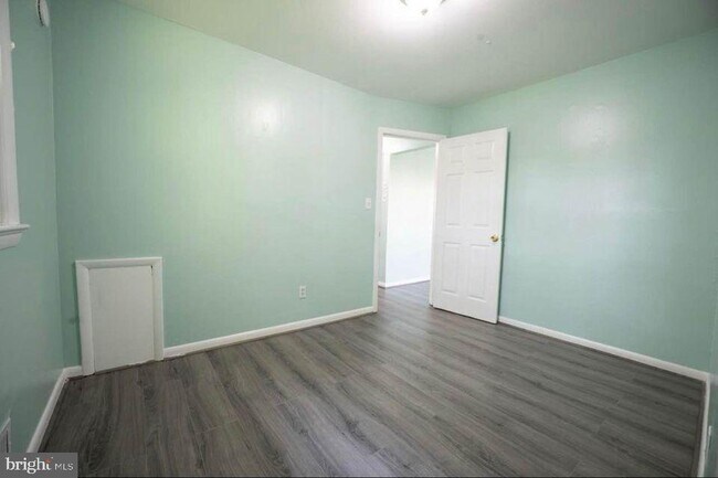 Building Photo - 5703 Kennedy St