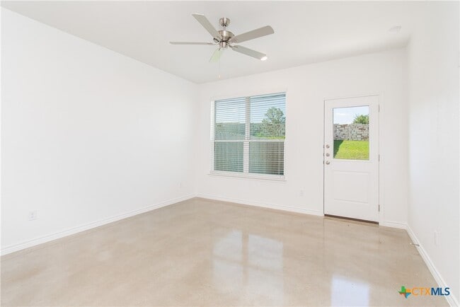 Building Photo - 3907 American Elm Dr