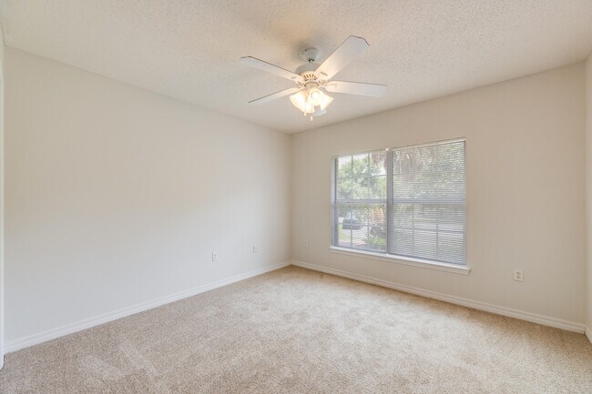 Building Photo - 2803 MacGregor Ln