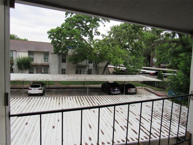 Building Photo - 2425 Augusta Dr